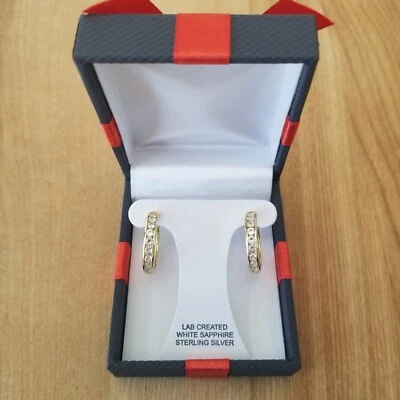 Brincos de argola de safira branca criados em laboratório ouro amarelo 14kt sobre prata esterlina - Imagem 1 de 4