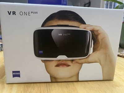ZEISS VR One Plus Virtual Reality Smartphone Headset Brand New - Image 1 of 2