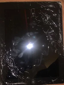 Apple iPad 3 32GB [A1430]  & Case For Repair As Is Untested Bundle - Picture 1 of 7