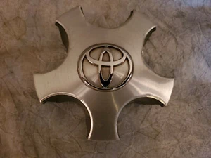 1 Toyota 5 Lug WHEEL CENTER Hub CAP Cover BRUSNED STAINLES 3 PART METAL CLIP  - Bild 1 von 2