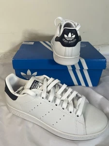 Adidas Trainers Stan Smiths Size 5 BRAND NEW IN BOX - Picture 1 of 7