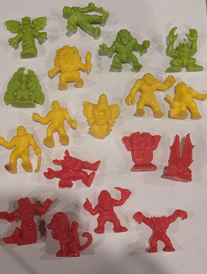 Vintage 1990 Matchbox Monster In My Pocket Lot Of 18 - Image 1 of 1