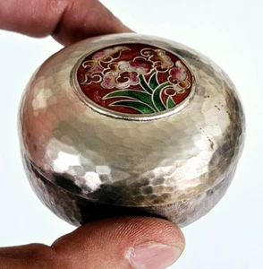 Vintage STERLING SILVER & RED CLOISONNE ENAMEL KOREAN PILL BOX TRINCKET BOX - Picture 1 of 14