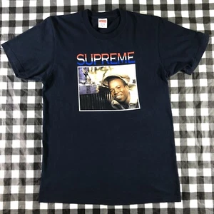 Camiseta Supreme Barrington Levy Jah Life Englishman Rolls Royce 2016 azul marino M - Imagen 1 de 5
