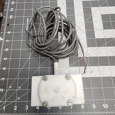 Cole Parmer SPT-050 Flow Sensor 1/2" NPT 0.1-10 GPM KH-33110-10   [Z3B4] - Image 1 of 4