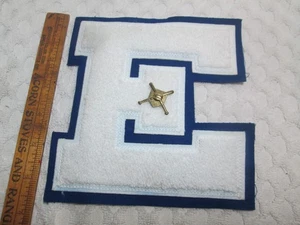 Patch giacca lettera E ciniglia bianca e blu vintage c anni 50 6,5" baseball - Foto 1 di 2