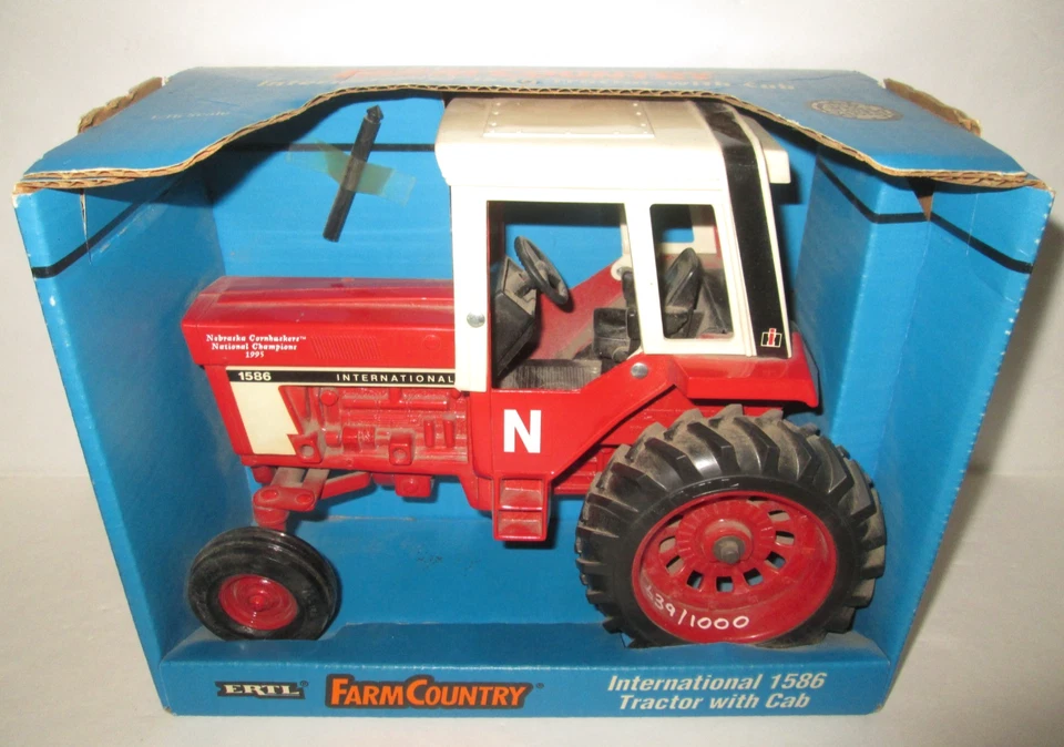 ERTL International 1586 Tractor 1:16 Nebraska Huskers Limited Edition - Image 1 of 4