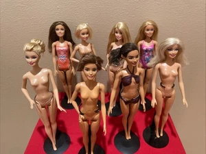 Barbie Konvolut (8). Verschiedene Jahre und Haarfarbe. - Bild 1 von 15