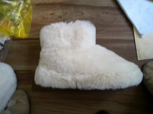 Neu ohne Karton / Wild Diva / 10 / Fell Schneestiefel oder HAUSSCHUHE / WEISS 🖤🤍🖤🤍🖤🤍🖤🤍🖤🤍🖤 - Bild 1 von 7