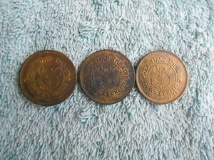 COLECCIÓN DE 3 FICHAS DE LATÓN VINTAGE CHUCK E QUESO PIZZA TIEMPO TEATRO. - Imagen 1 de 2