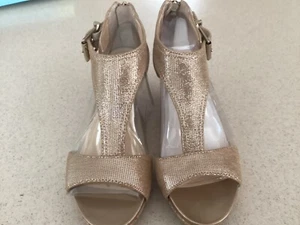 Alex Marie Gold Shimmer Wedges Heels Party Sandals Women's Size 7M New $109.99 - Picture 1 of 10