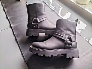 Plateau-Boots schwarz gr.39 Biker Style, seitlicher RV, Kunstleder , Primark TOP - Bild 1 von 4