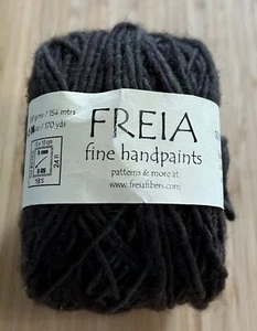 Pinturas a mano DESTASH Freia SEMI-SÓLIDAS hilo de lana de ébano estambre nuevo con etiquetas - Imagen 1 de 4