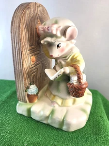 Estatuilla de ratón de colección Avon Precious Moments "My First Call" - Imagen 1 de 9