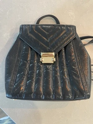 MICHAEL KORS NEGRO Whitney Acolchado LTR MED Mochila Extensores Laterales a Presión Foto 1 de 4