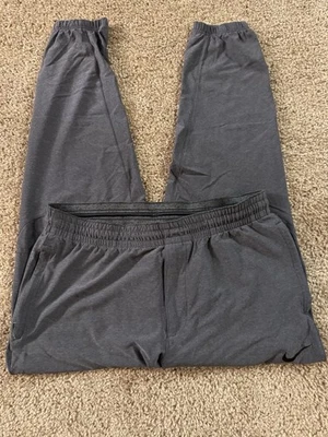 Pantalones Nike Shield para Hombres XL Gris A Prueba de Viento Cónicos Correr Pantalones para Correr Foto 1 de 4