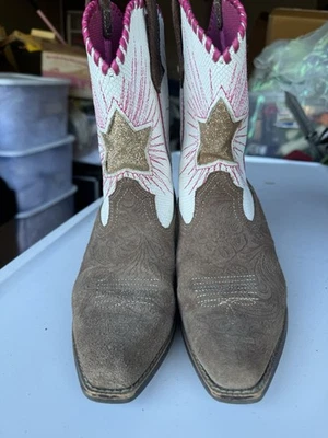 Botas occidentales Ariat talla 3,5 Foto 1 de 4