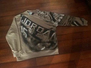 Jordan Men's Brown Graphic Sweatshirt Size XL HF9313-257 NWT - Picture 1 of 5