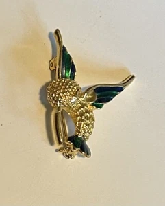 Humming Bird In Flight Brooch, gold-tone, emerald-green enamel, rhinestone eye - Picture 1 of 2