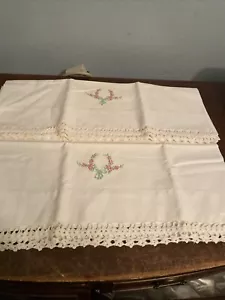 Vintage Kissenbezug Set handbestickt gehäkelt Blumenkranz - Bild 1 von 5
