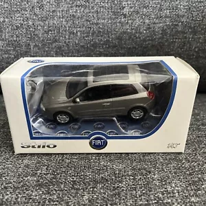 Fiat Stilo Gris Techo Corriente Versión Diecast Modelo Coche Norev 1/43 VERSIÓN DE DISTRIBUIDOR - Imagen 1 de 8