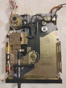 Atari 1050 Disk Drive mechanism Partially works - Photo 1/4
