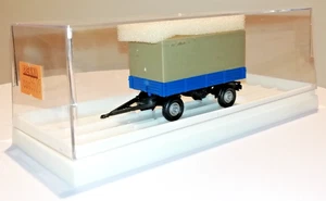 Brekina Automodelle H0 1:87 LKW 2-achsiger Anhänger Pritsche Plane 5525 - Bild 1 von 13