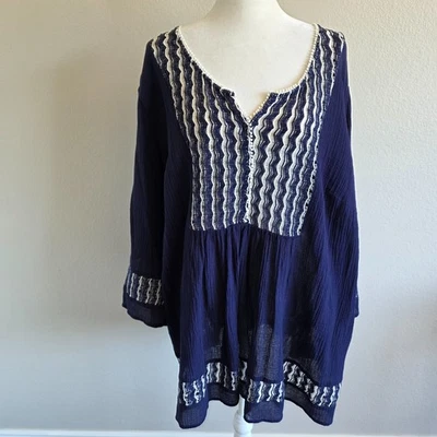 NOVO Two by Vince Camuto Boho Top Túnica Gaze Renda Azul Marinho Branco Popover Plus 3X - Imagem 1 de 4