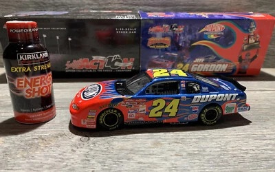 2001 Jeff Gordon #24 DuPont Winston Cup Champion escala 1/32 #1629 de 3600 ação - Imagem 1 de 4
