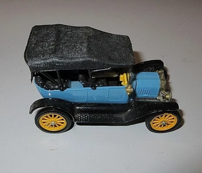 CORGI CLASSICS 1915 FORD MODEL T - Image 1 of 4