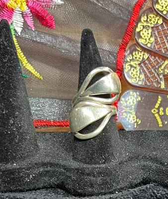 SIMPLY STERLING FLASH SALE: 950 STERLING SILVER RING  Wrap Wave Band Size 5 - Image 1 of 4