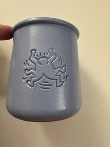La Fermiere Keith Haring Dancing Embossed Periwinkle Yogurt Pot OC15 - Picture 1 of 3
