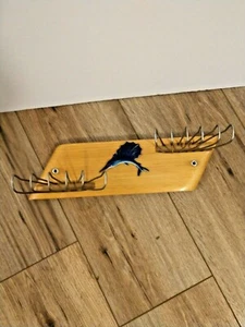 Corbata de madera vintage / soporte de cinturón pez espada decoración pesca náutica  - Imagen 1 de 8