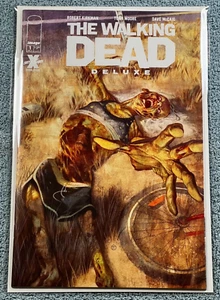 Walking Dead Deluxe #1 casi nuevo-como nuevo 2020 Julian Tedesco Kirkman y Tony Moore ¡CGC IT! - Imagen 1 de 1