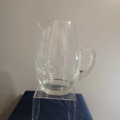 Jarro de vidro vintage soprado à mão cabo aberto gaivotas gravadas - Imagem 1 de 4