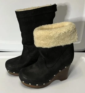 Ugg Boots Women's 5 Black Carnegie Nubuck Leather Shearling Lined Wood Clog - Picture 1 of 7