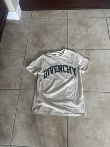 Givenchy Kids T-shirt - Picture 1 of 5
