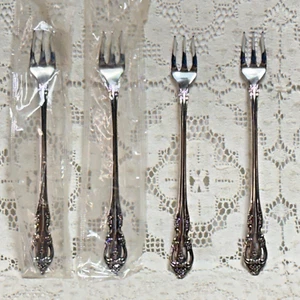 Oneida Community Brahms Cocktail Seafood Forks 6" 18/8 Stainless Crocker New 4pc - Picture 1 of 6