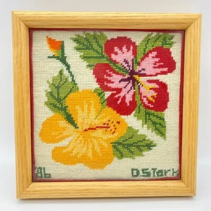 Quadro vintage ibisco punto croce incorniciato parete arte fiori floreale cornice rovere - Foto 1 di 9