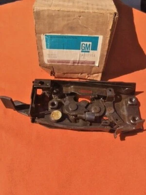 Chevrolet GMC Van G10 G20 1973-77 Nuevo de Lote Antiguo Cierre de Puerta Trasera Derecha #337314/6271712 Foto 1 de 4