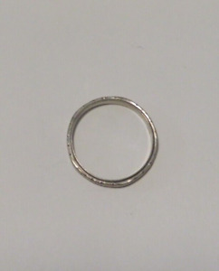 18kt white Gold wedding band small antique etched s: 5  1/4 thin vintage