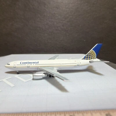 1/400 CONTINENTAL AIRLINES AIRBUS A300-100 1991'S COLORS N13983 AEROCLASSICS - Image 1 of 4