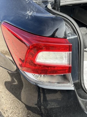 Subaru Impreza 2017-2023 lado izquierdo del conductor cuarto montado en panel OEM Foto 1 de 4