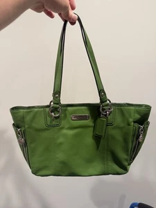 Coach Gallery Tasche Schultertasche Handtasche F19252 apfelgrün Leder sehr gepflegt - Bild 1 von 22