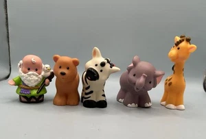 Fisher Price Little People Noah And 5 Animals - Picture 1 of 3