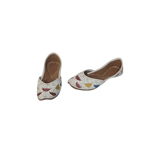 Punjabi Jutti Whimsical Embroidered Flats Size 7 Ethnic Mojari Handmade Padded - Picture 1 of 16