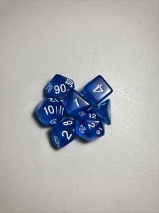 Neu 7 Stück durchscheinend blau mit weißen Zahlen Würfel Set nur! Keine Tasche! - Bild 1 von 1