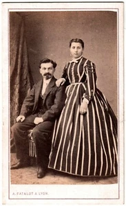 Cdv.Alexandre Fatalot à Lyon.Couple dame à la Robe rayée.Photo Albuminée.1865. - Bild 1 von 2