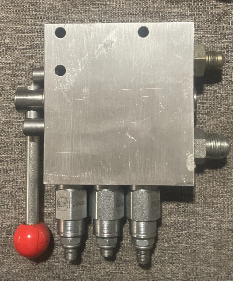 Cascade 3 位置液压调节阀 660412 A205-03F-B0 — 第 1/1 张图片