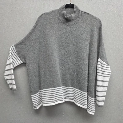 Suéter Shein Curve para Mujer 1XL Gris Blanco Cuello Simulado Dobladillo a Rayas Dolman Pullover Foto 1 de 4